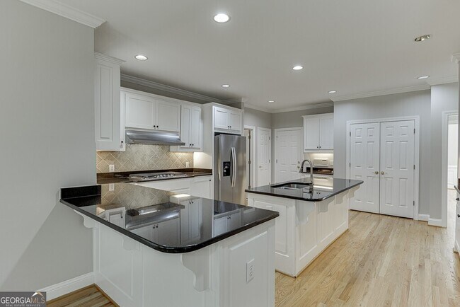 Building Photo - 9345 Riverclub Pkwy