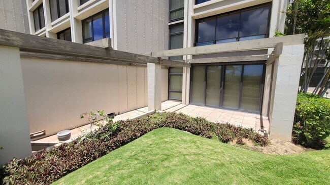 Building Photo - Yacht Harbor Towers (Ala Moana)-1282 sf, 2...