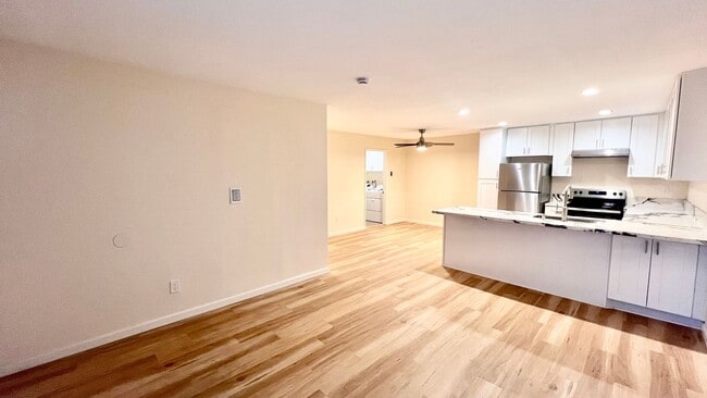 Building Photo - Move-In Ready Serra Mesa 3BR/2BA Condo, Newly Remodeled with Offstreet Parking