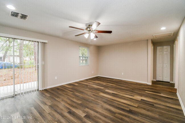 Building Photo - 1349 Eagle Cove Rd N
