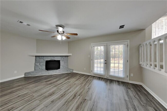 Building Photo - 2974 Sloans Way