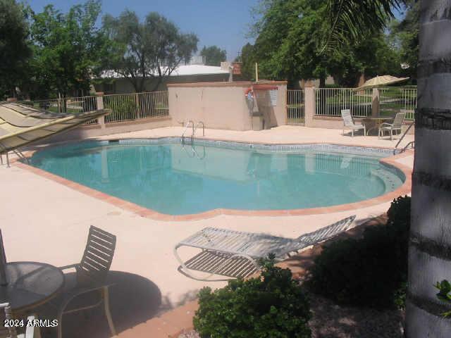 Building Photo - 1320 E Bethany Home Rd