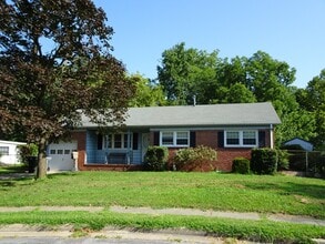 Building Photo - Single Home in Holiday Park for Rent