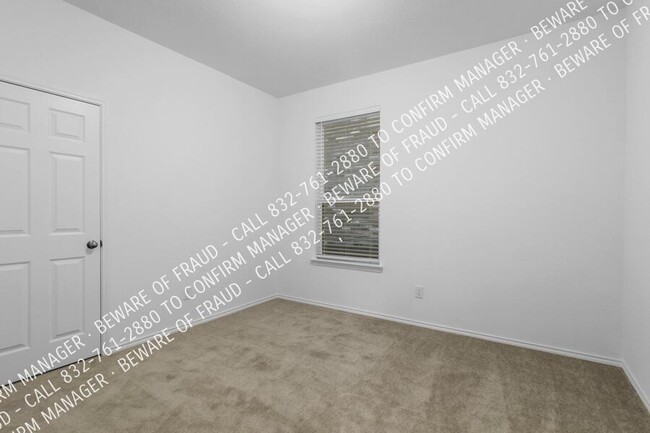 Building Photo - 1008 Marigold St