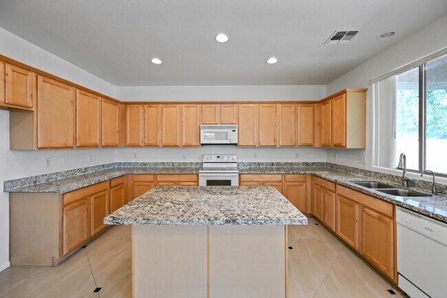 Building Photo - 1483 E Mia Ln