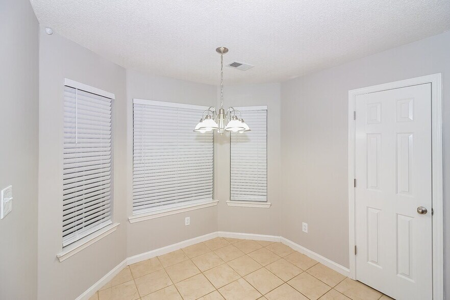 Building Photo - 9301 Charly Hill Ln