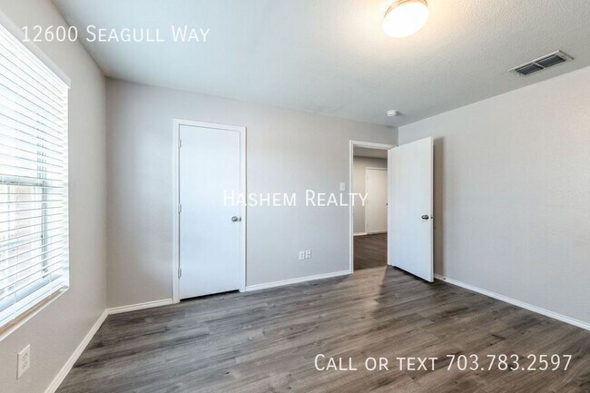 Building Photo - 12600 Seagull Way