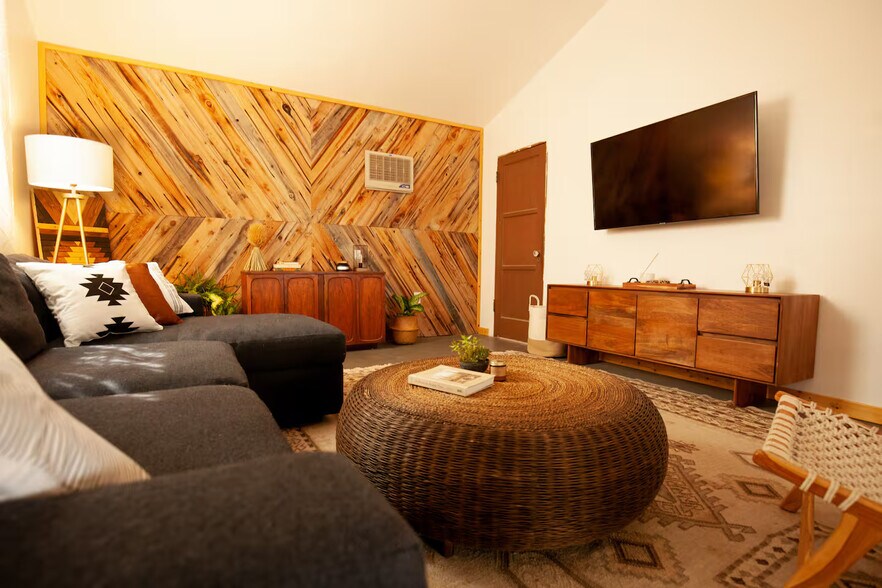 Building Photo - 62034 Grand View Cir