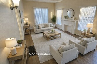 Building Photo - 519 N Gardner St