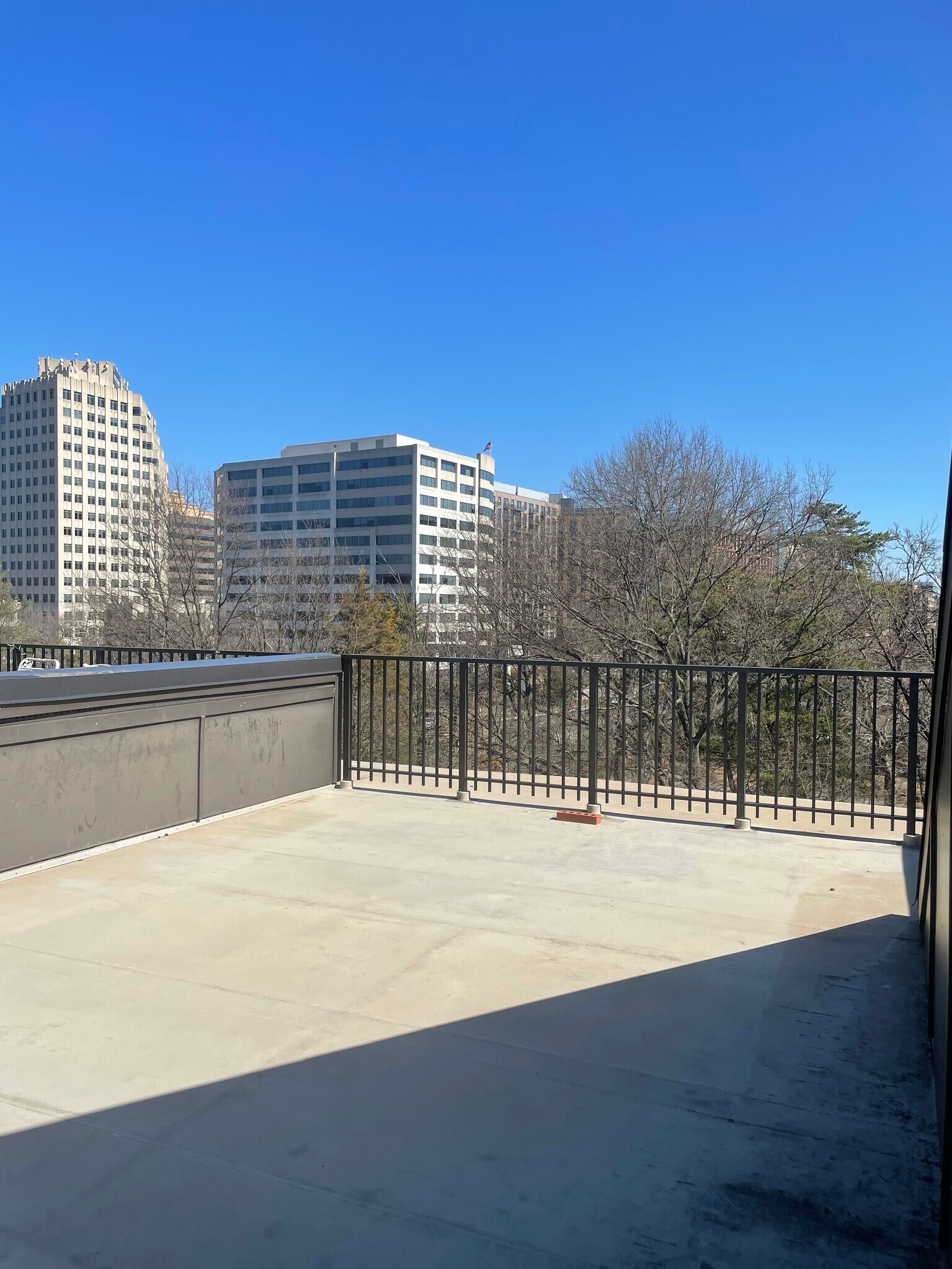 Building Photo - 918 N Buchanan St