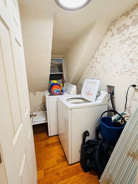 Building Photo - 271 E 300 N