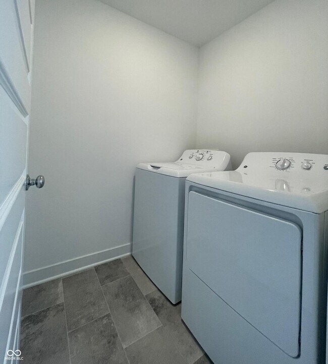 Building Photo - 6852 Orchard Run Cir