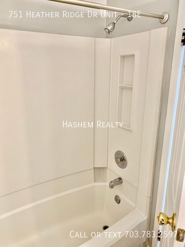 Building Photo - 751 Heather Ridge Dr