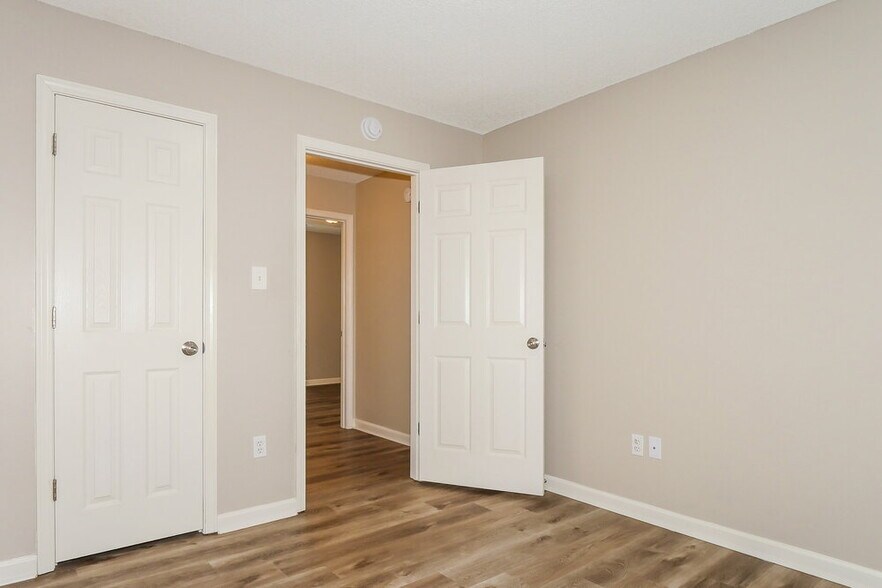 Building Photo - 600 W Ashley Glen Cir