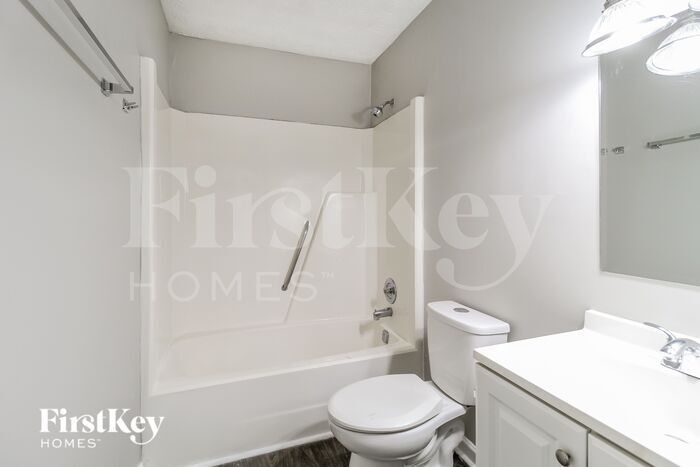 Building Photo - 1163 Mainstreet Valley Dr