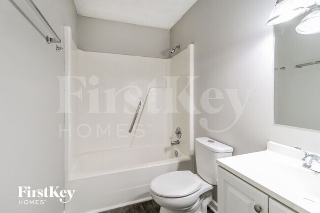 Building Photo - 1163 Mainstreet Valley Dr