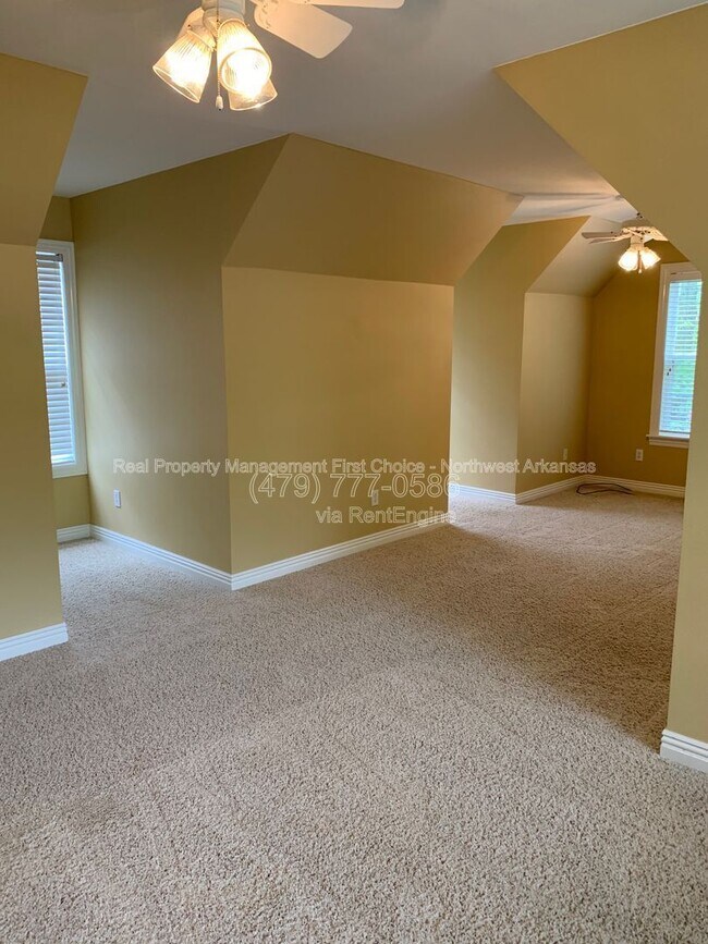 Building Photo - 300 Genesis Dr