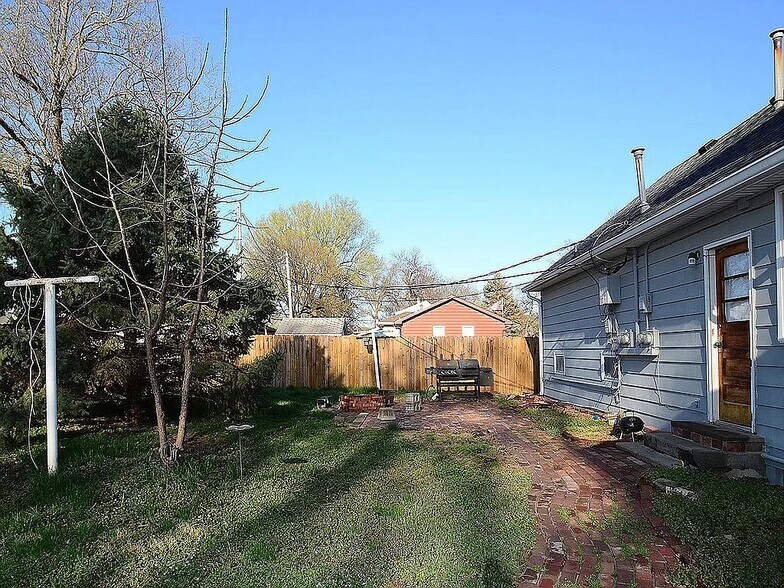 Yard View - 309 E 22nd Ave