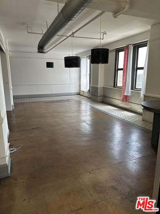 Primary Photo - 108 W 2nd St