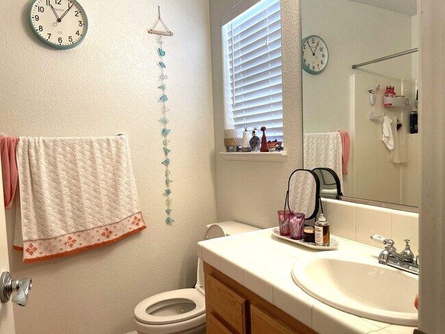 Building Photo - 3 bedroom, 2 bath in Grass Valley, CA 95945