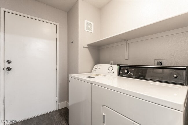 Building Photo - 3673 Ian Thomas St