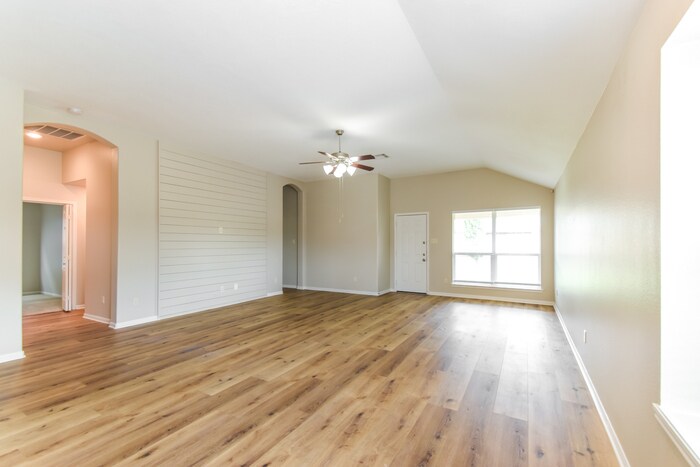 Building Photo - 5047 Gulf Stream Ln