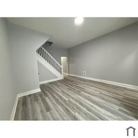 Building Photo - 3 Bedroom in 21218