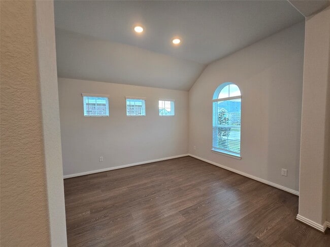 Building Photo - 2215 Villa Bella Ln