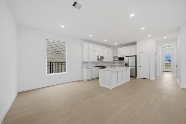 Building Photo - 27039 Blue Pool Dr