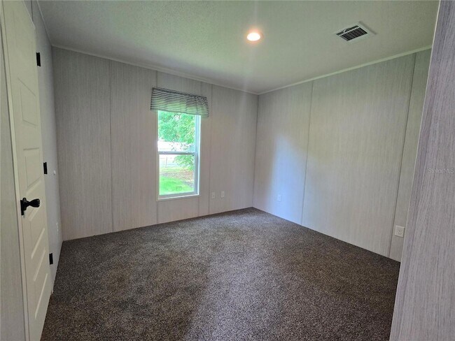 Building Photo - 24048 Ermine Rd