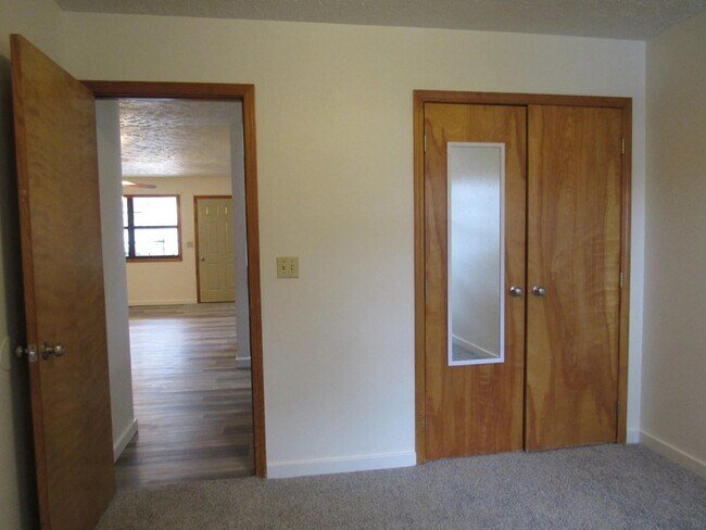 Building Photo - 513 N College Ave