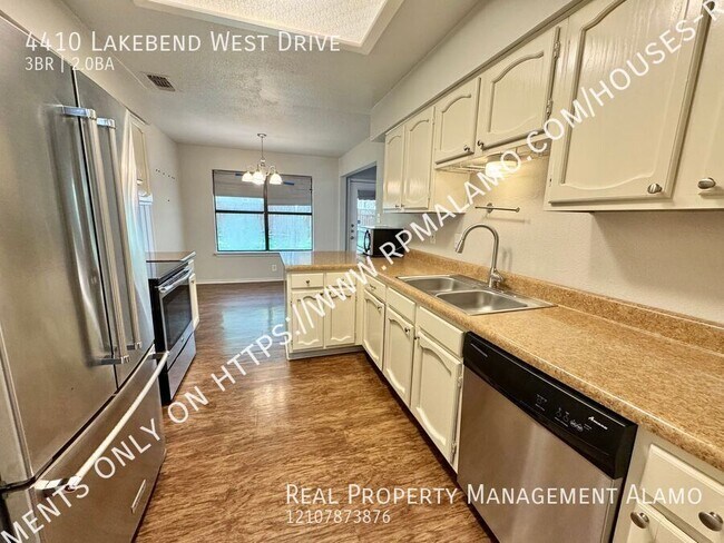 Building Photo - 4410 Lakebend W Dr