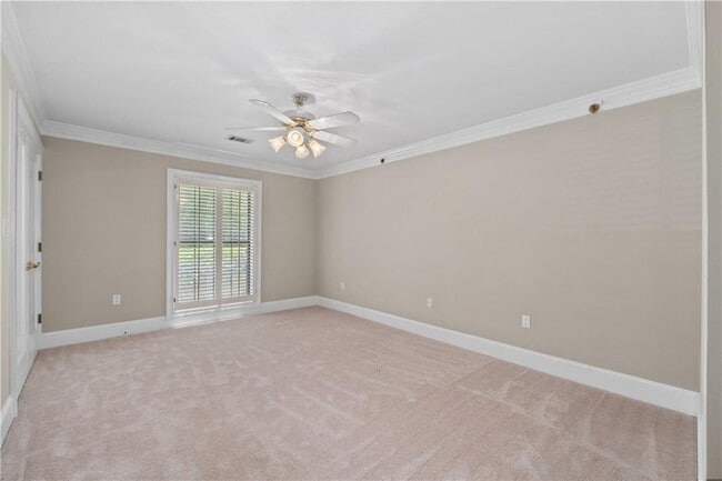 Building Photo - 1120 Highland Bluff Dr S E