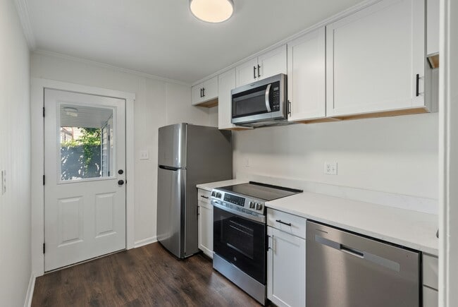 Building Photo - 12 Grove St