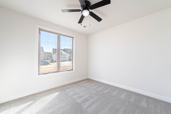 Building Photo - 609 Tomahawk Dr