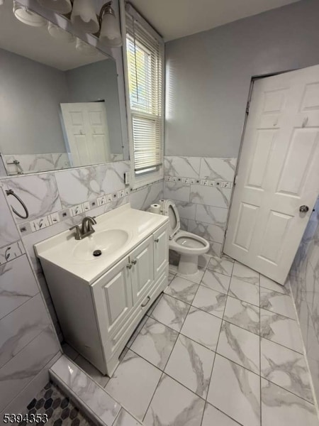 Building Photo - 681 E 28th St