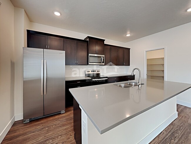 Building Photo - 9463 W Dove Creek St