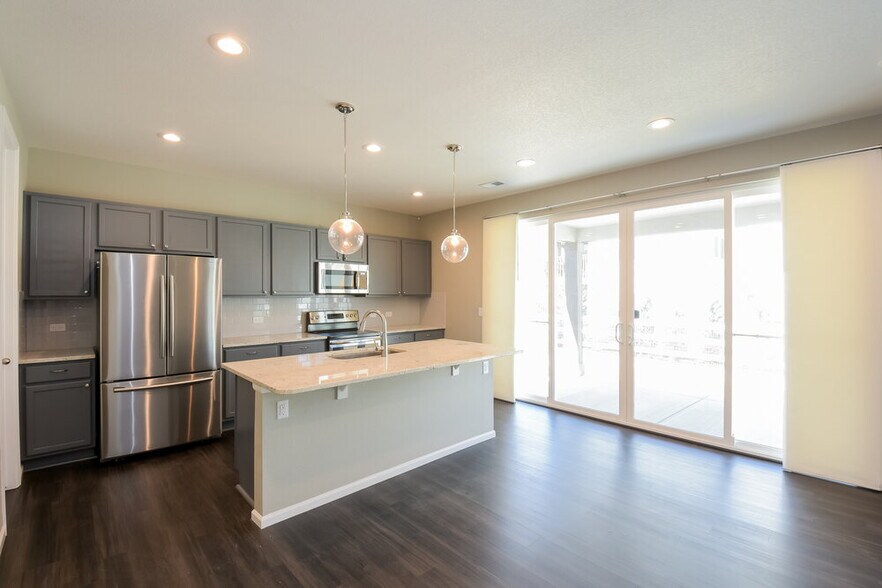Building Photo - 3565 Makley Cir