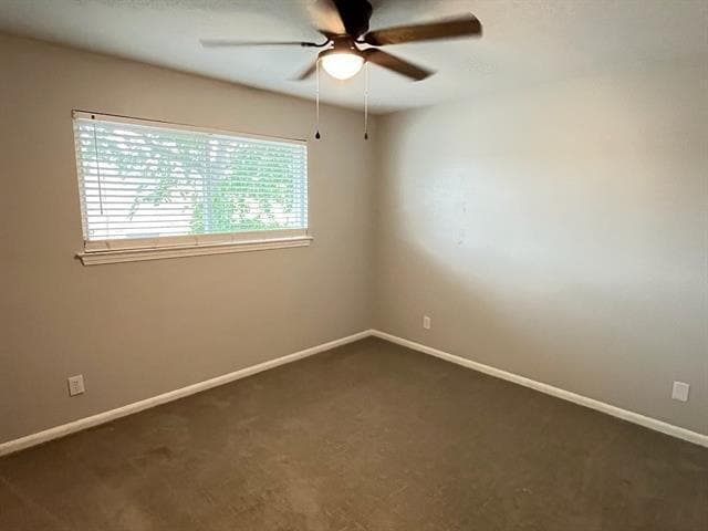Building Photo - 4814 Lovell Ave
