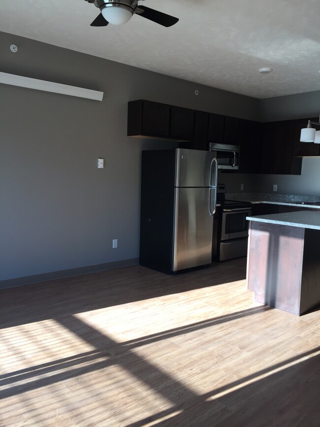 Building Photo - 444 N 27th St