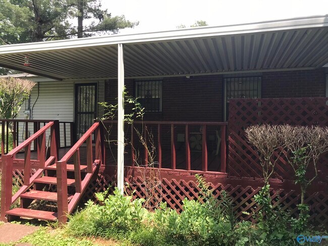 Building Photo - 2303 Shady Ln Dr NW