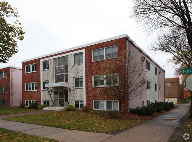 Primary Photo - 3700 Harriet Ave