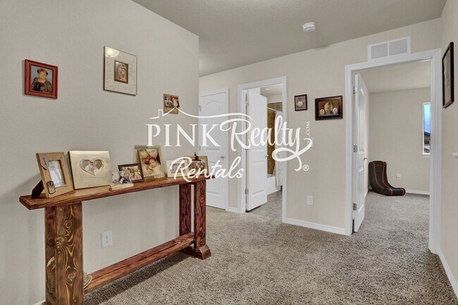 Building Photo - 10887 Pigeon Dr