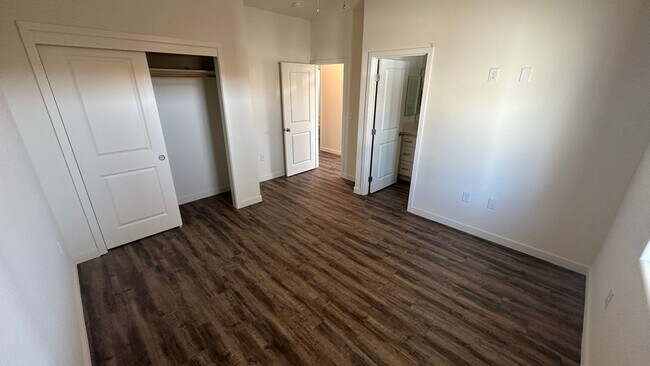 Building Photo - Coyote Run Duplexes