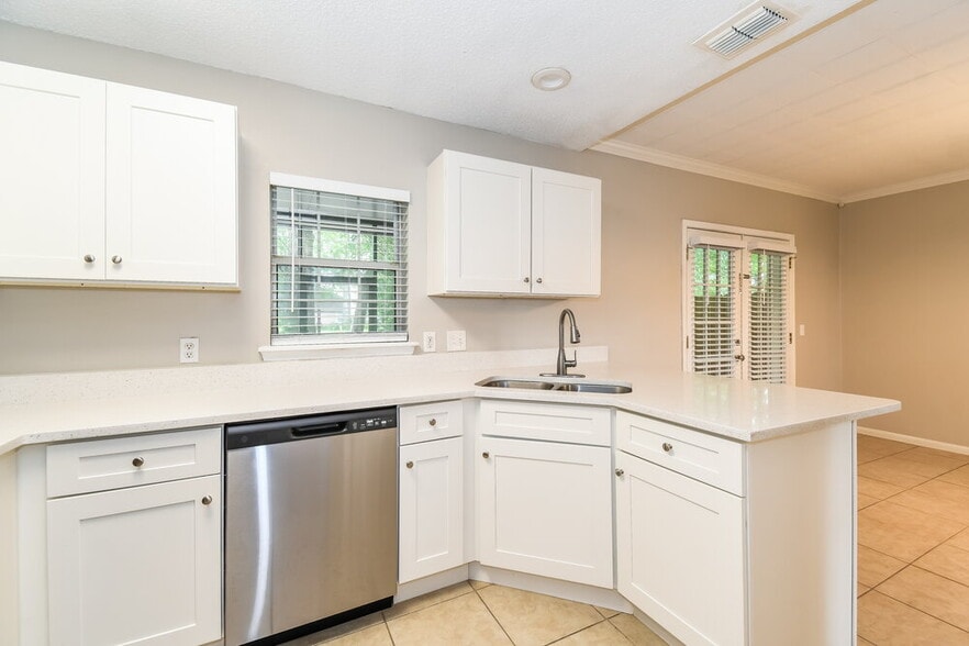 Building Photo - 9563 Sugar Hollow Ln