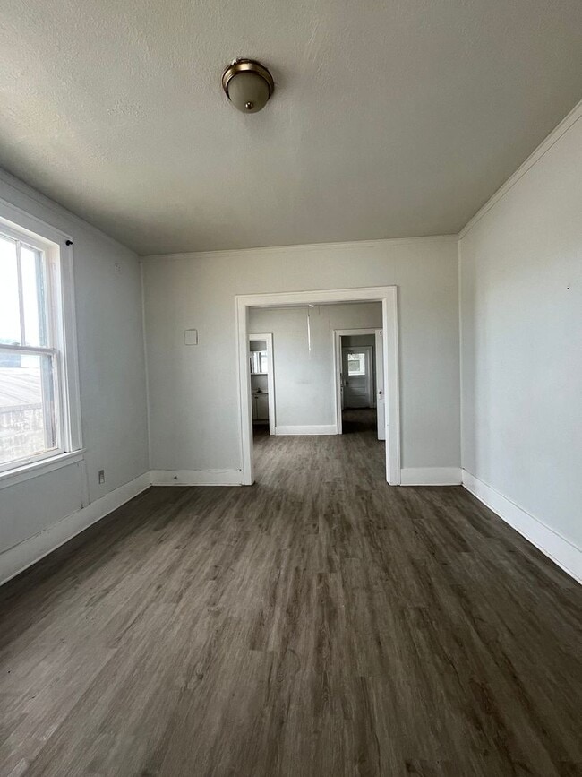 Building Photo - Broadway Apartments