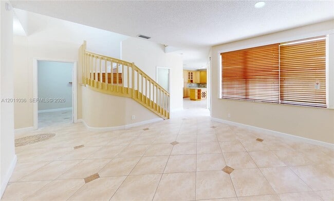 Building Photo - 897 Briar Ridge Rd