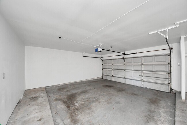 Building Photo - 742 Country Pl Dr