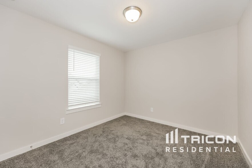 Building Photo - 1109 Fallgate Dr