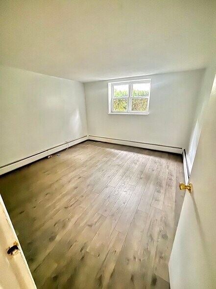Building Photo - 42 Colborne Rd